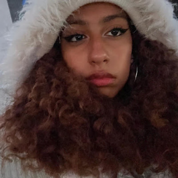 Meet your Posher, Amber - Picture 1 of 1